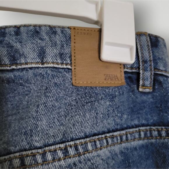 Zara High Rise 90s Full Length Jeans Size 6 Distressed Midwash Raw Hem Classic - Picture 11 of 11